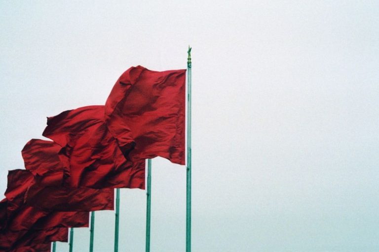 What are red flags in job postings LinkedIn