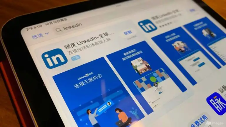 Why does LinkedIn show up in Chinese