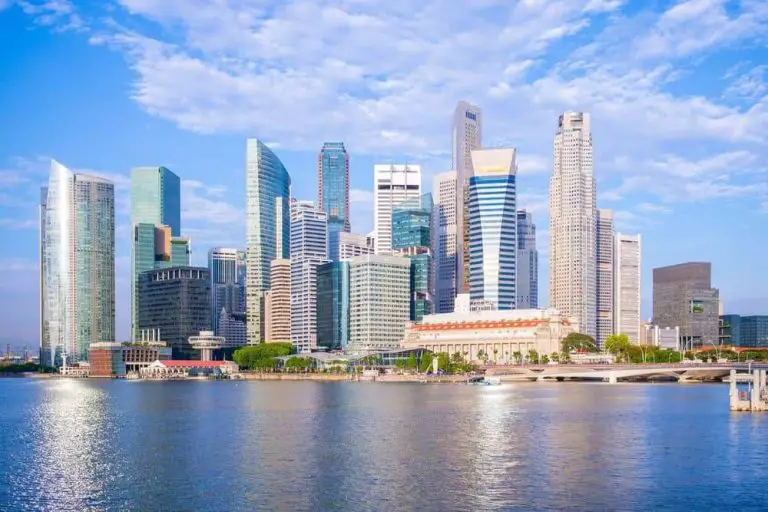 How to find a job easily in Singapore