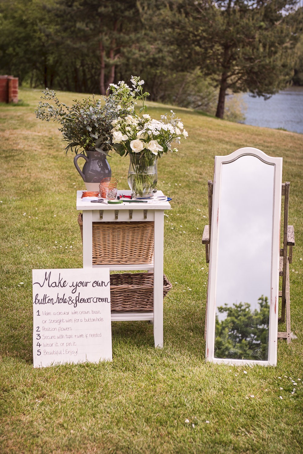 Buttonhole & Flower Crown Station