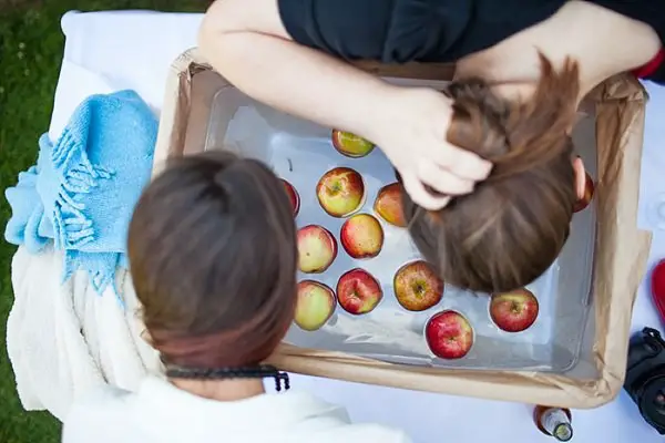 Apple Bobbing