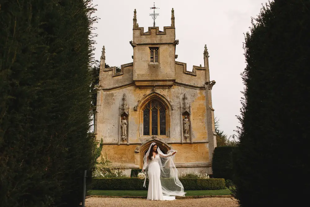 BEAUTIFUL BRIDESMAIDS